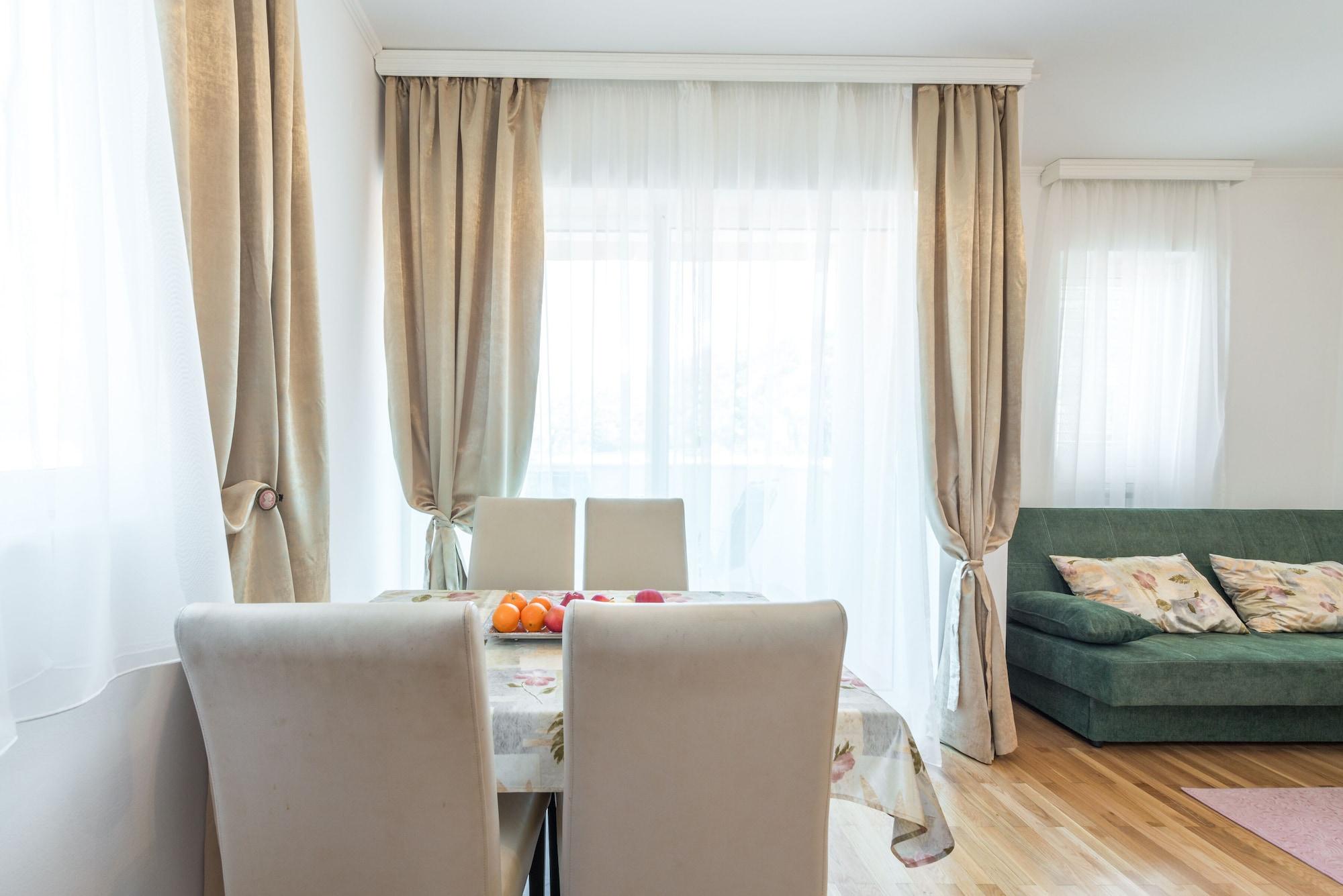 Lanterna Apartmán *
